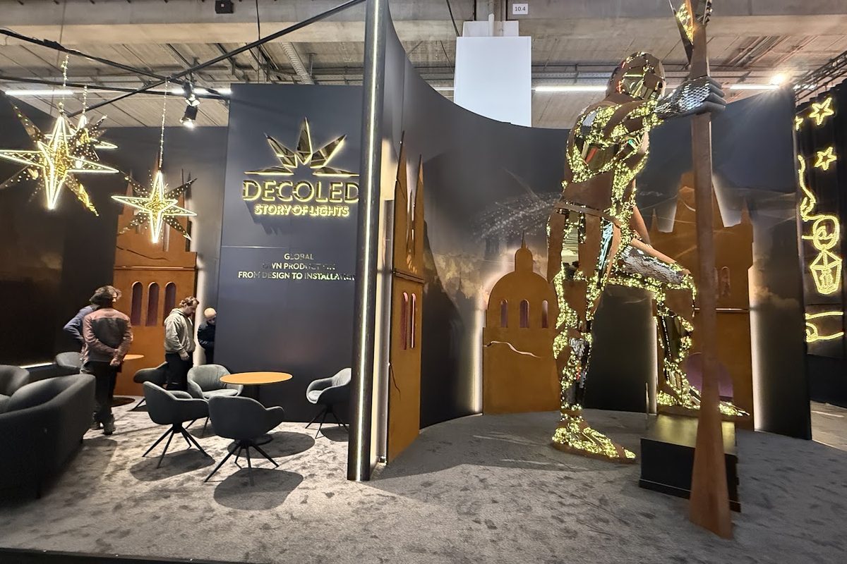 DECOLED Story of Lights-udstillingsstand på messen i Frankfurt am Main